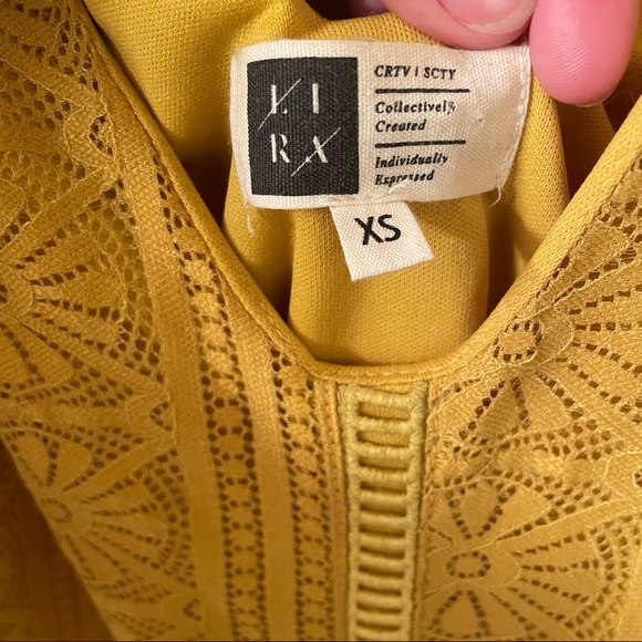 Lira lace dress with low back - Picture 6 of 7